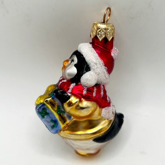 Thomas Pacconi Classics 2002 GLASS ORNAMENT, Penguin Santa Hat With Gift, 3.5” - Picture 6 of 6